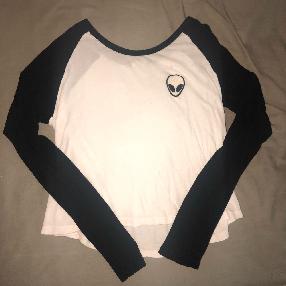 Zumiez Alien Embroidered Shirt - Size S/M (EUC)